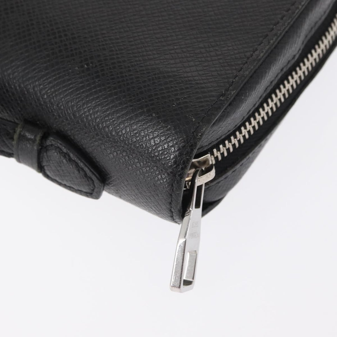 Louis Vuitton Zippy XL Taiga Leather