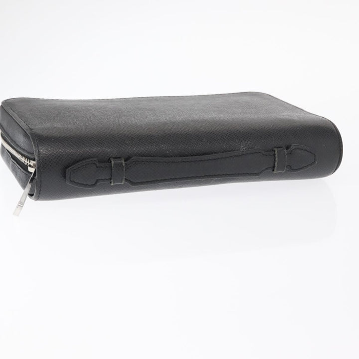 Louis Vuitton Zippy XL Taiga Leather