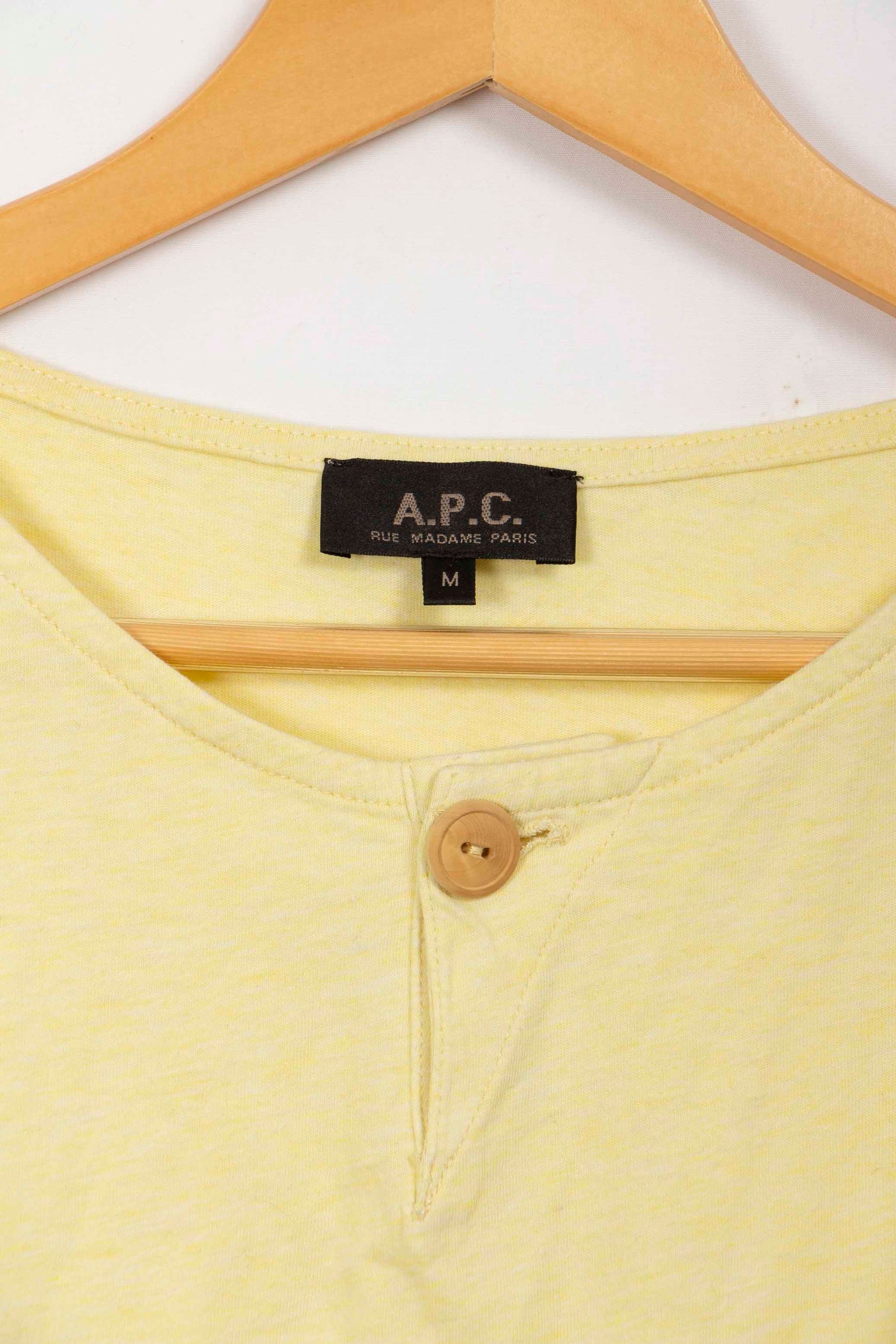 T-shirt jaune A.P.C. - M