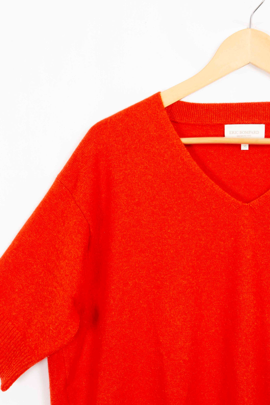 Eric Bompard roter Pullover mit V-Ausschnitt – XL