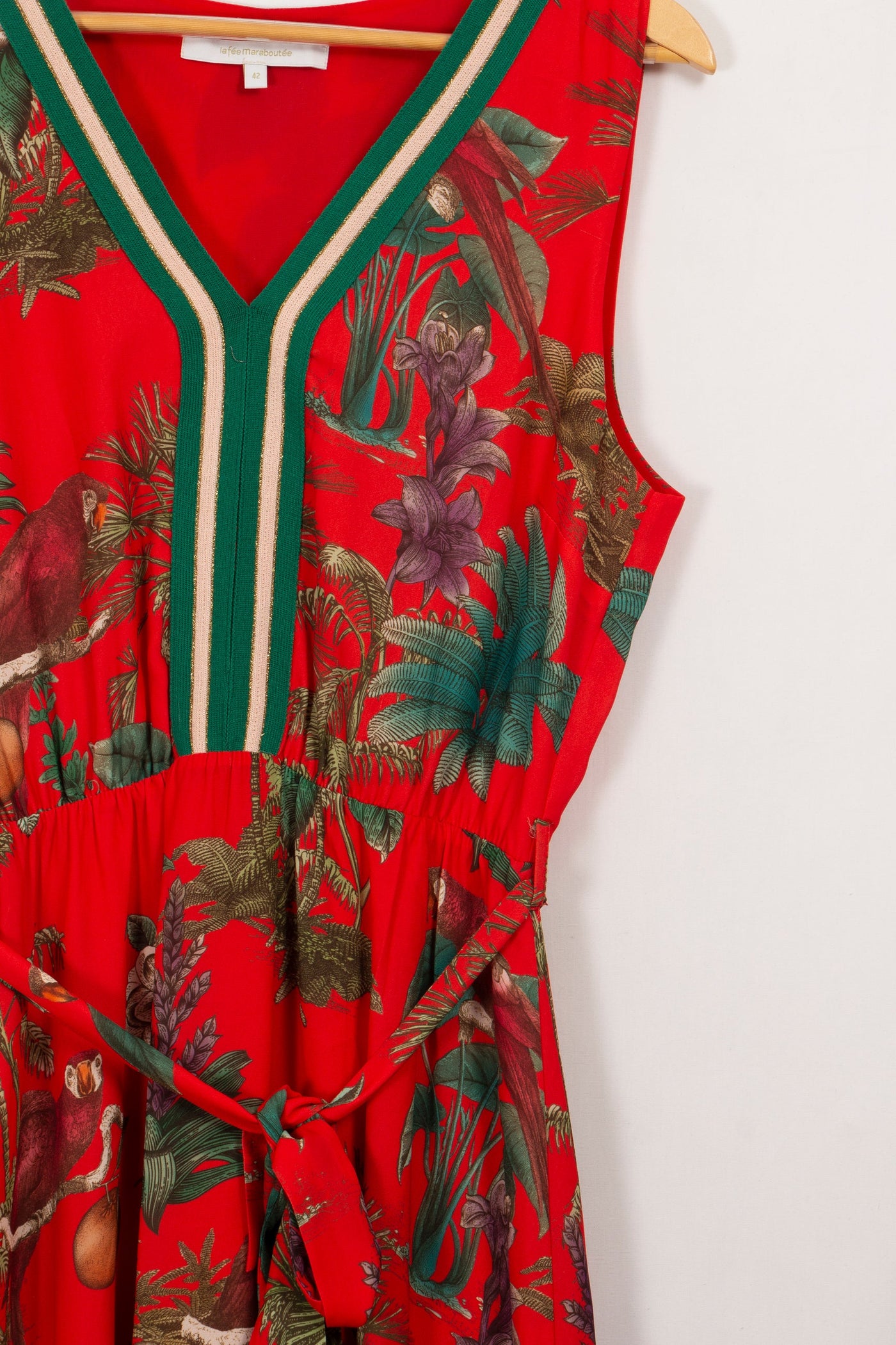 Robe rouge à motifs de fleurs La Fée Maraboutée - 42